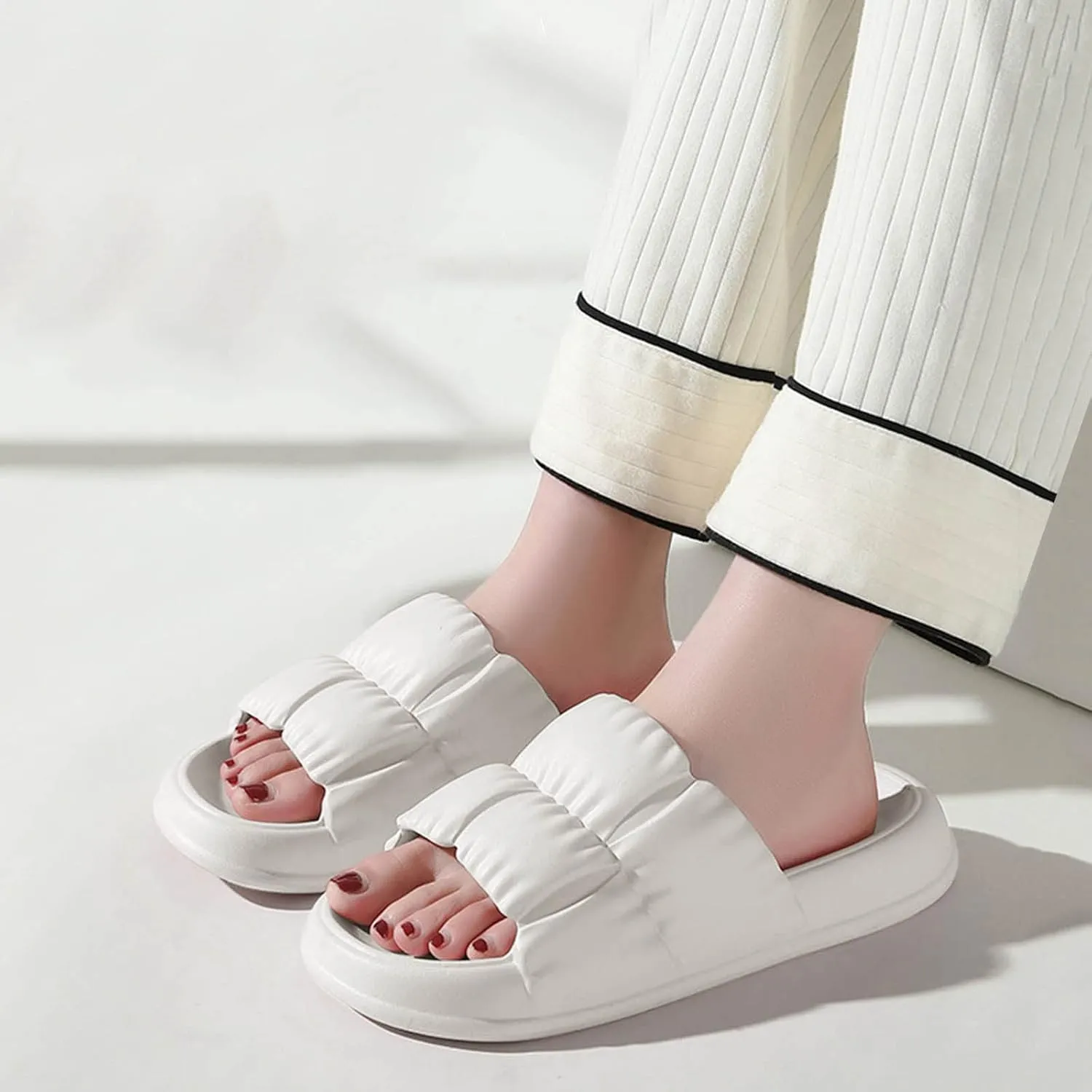 Bath Slippers Bath Slipper Indoor House Pool College Dorm Cloud Sandals Comfy Indoor Outdoor Slides Unisex