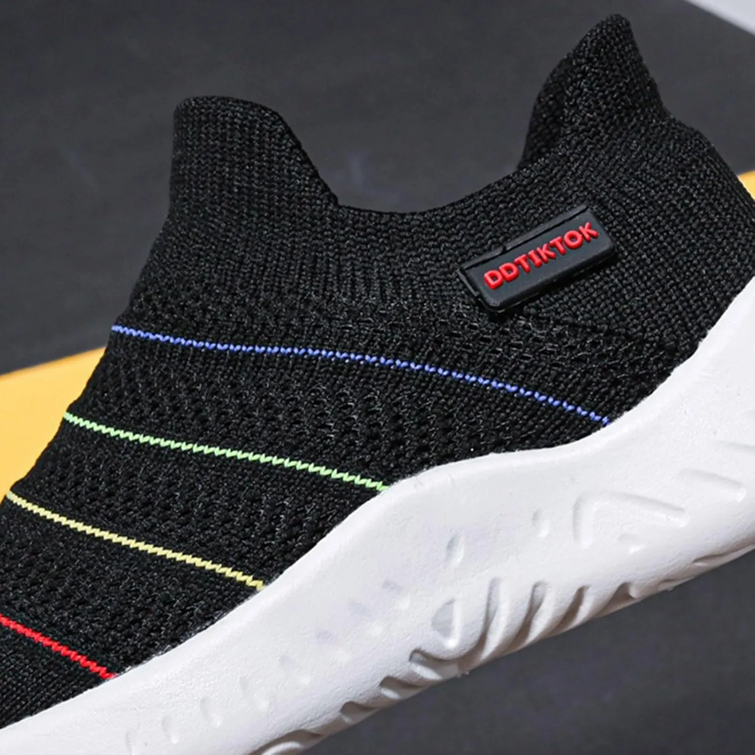 Kids Girls Boys Running Sneakers Lightweight Breathable Mesh Sports Shoes Girls Tennis Shoes Slip On Loafers