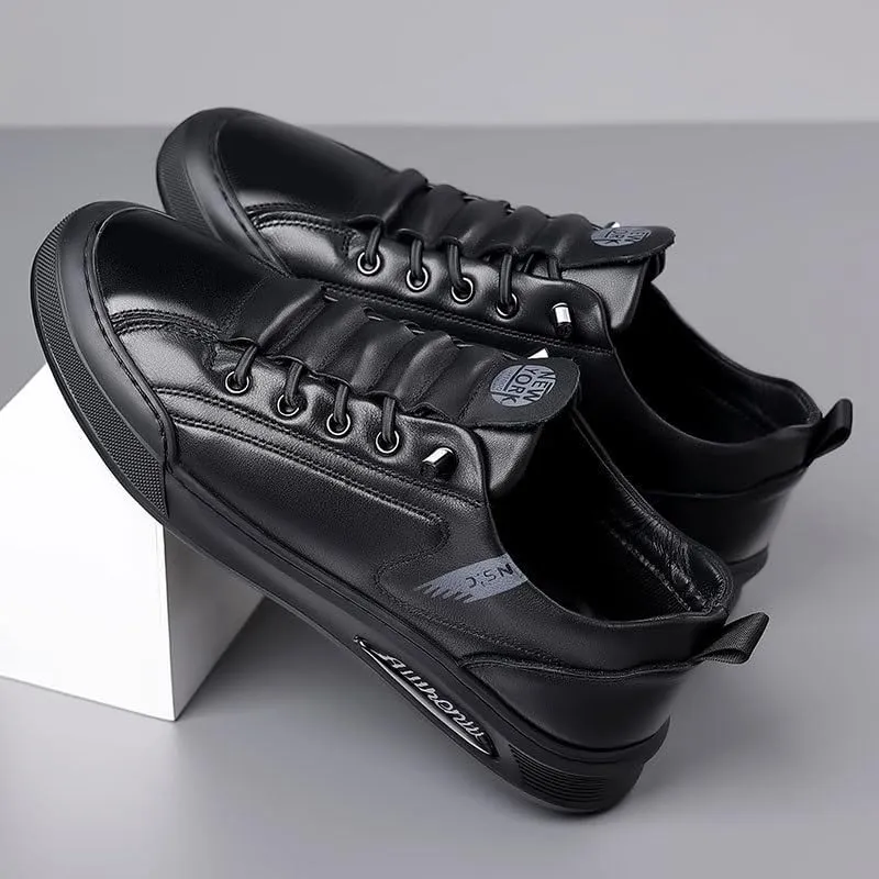 Modern Men's Wingtip Oxford Shoes with Brogue Detailing and Leather Sole for Formal Events