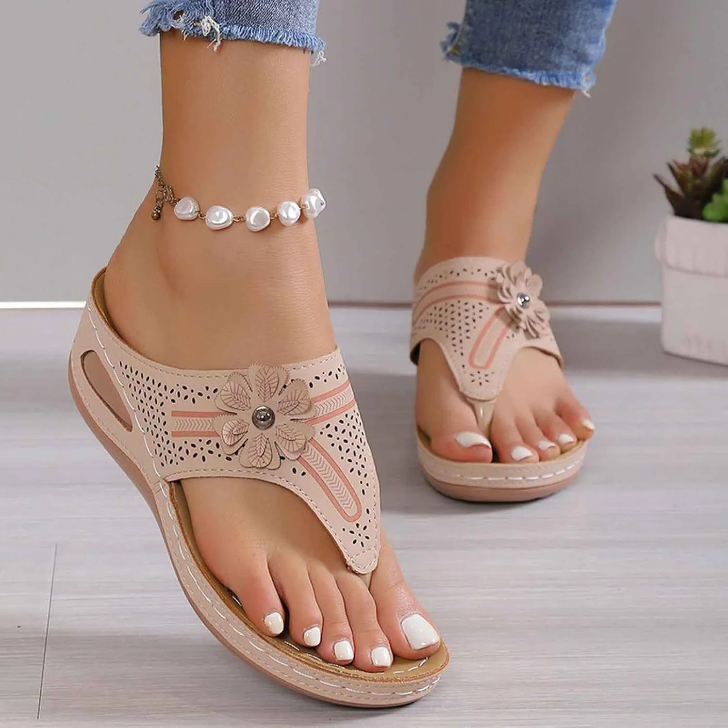 Women's Breathable Wedge Thong Sandals Lightweight Summer Beach Slides For Walking Travel Casual Outdoor Footwear