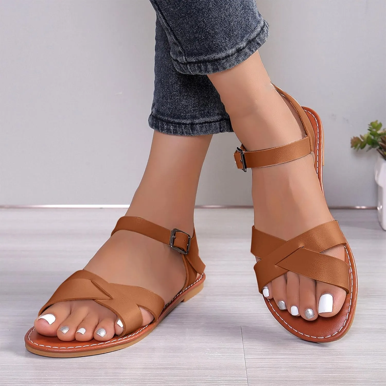 Womens Flat Sandals Comfort Casual Crisscross Open Toe Sandals Cute Summer Essential Sandal Fashion Ankle Sole Sandals
